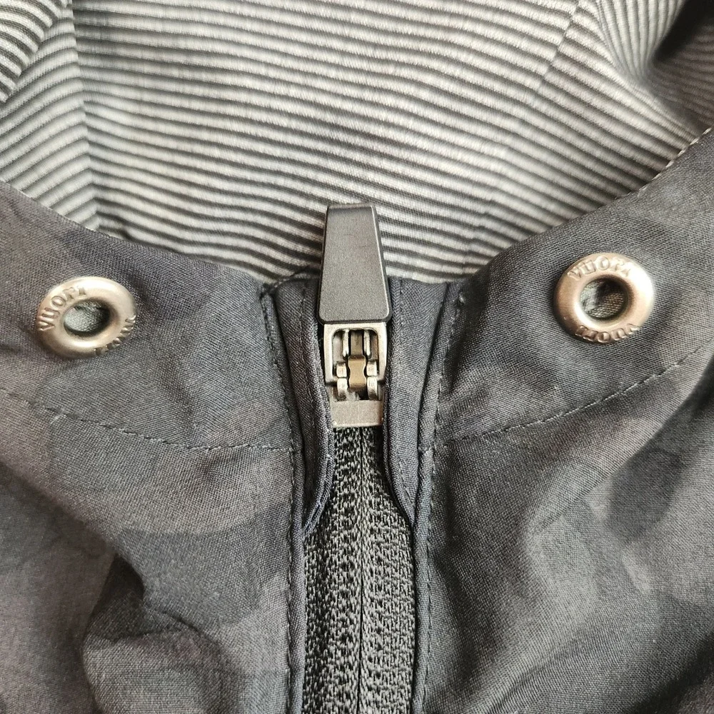 Vuori Outdoor Trainer Shell Jacket Womens XL Black Camo Full Zip Hooded XL - Picture 4 of 7